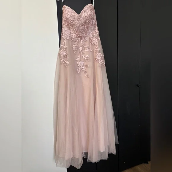 🌸 Pink Grad/Prom Dress – Excellent Condition!🌸 - Picture 2 of 8